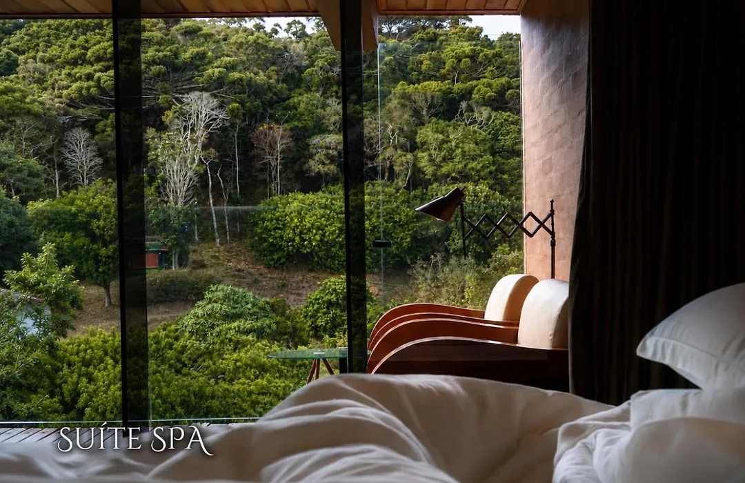 Casa Container 80 - Suítes privativas e sofisticadas integradas à natureza-1